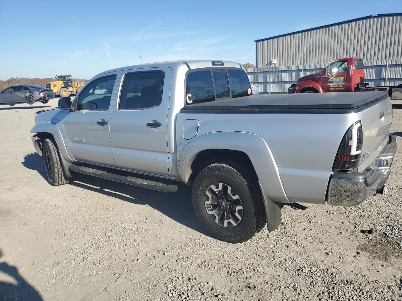 2005 Toyota Tacoma VIN 3TMJU62N65M003767 Copart auction photo, front end / minor dent/scratches damage thumbnail 2