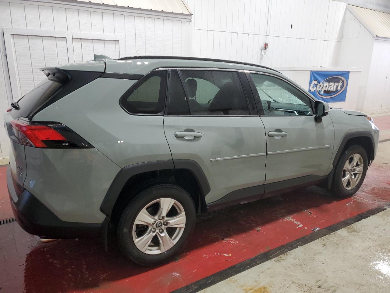 2021 Toyota RAV 4 VIN 2T3P1RFV6MW150053 Copart auction photo, front end damage thumbnail 3