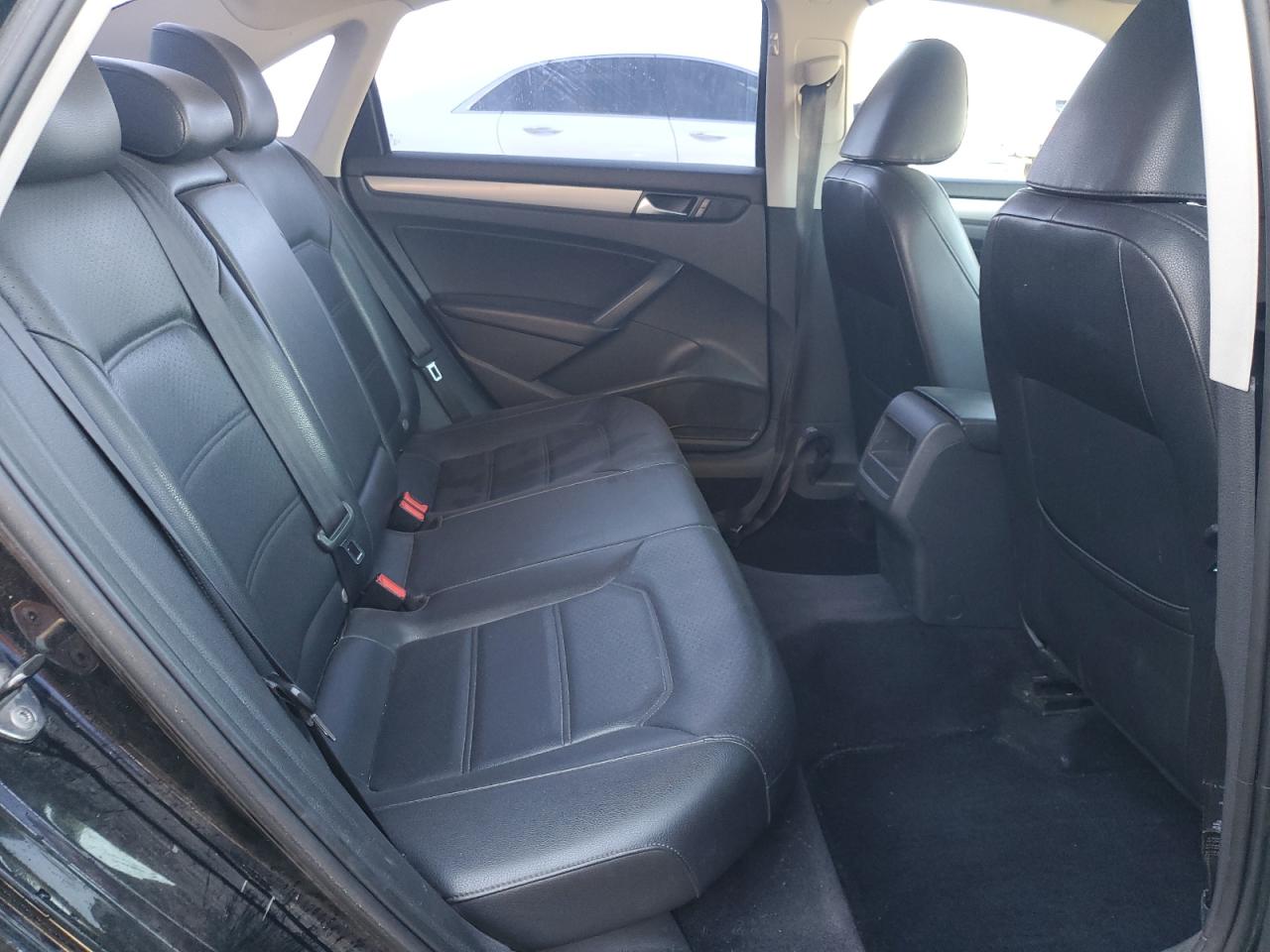 2015 Volkswagen Passat VIN 1VWAS7A3XFC003850 Copart auction photo, front end damage thumbnail 10