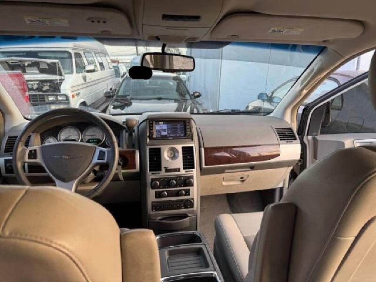 2009 Chrysler Town & Country VIN 2A8HR54199R676516 Copart auction photo, normal wear damage thumbnail 9