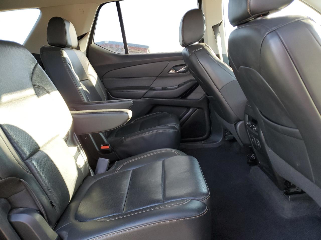 2020 Chevrolet Traverse VIN 1GNEVKKW6LJ226148 Copart auction photo, front end / minor dent/scratches damage thumbnail 11