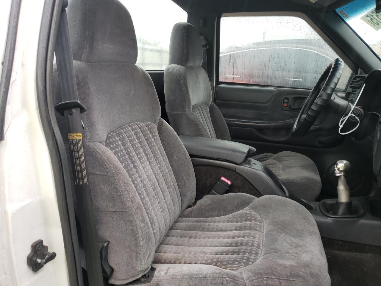 2001 Chevrolet S-10 Pickup VIN 1GCCS145X18236998 Copart auction photo, side damage thumbnail 10
