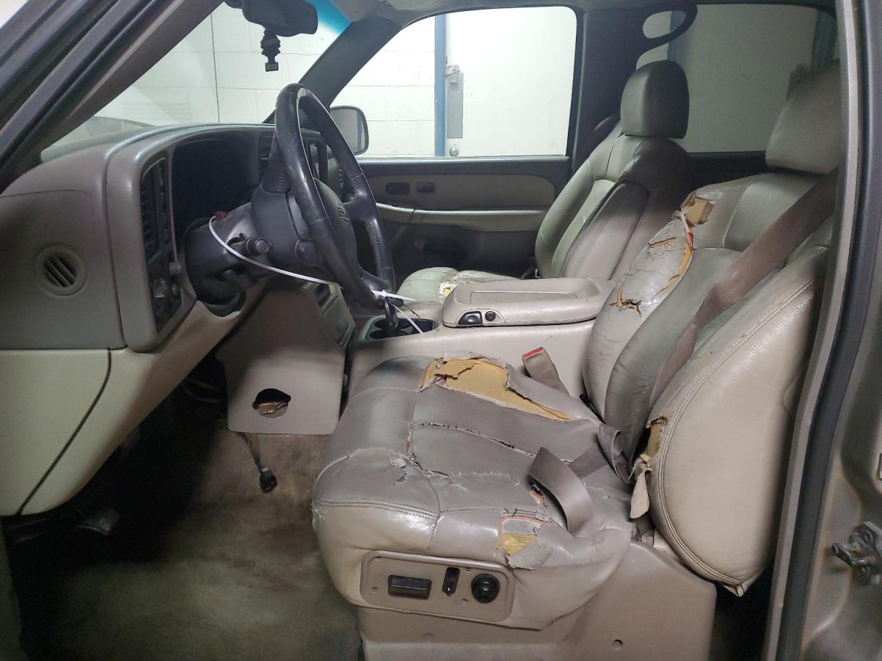 2001 Chevrolet Tahoe VIN 1GNEK13T21R130605 Copart auction photo, rear end / minor dent/scratches damage thumbnail 7