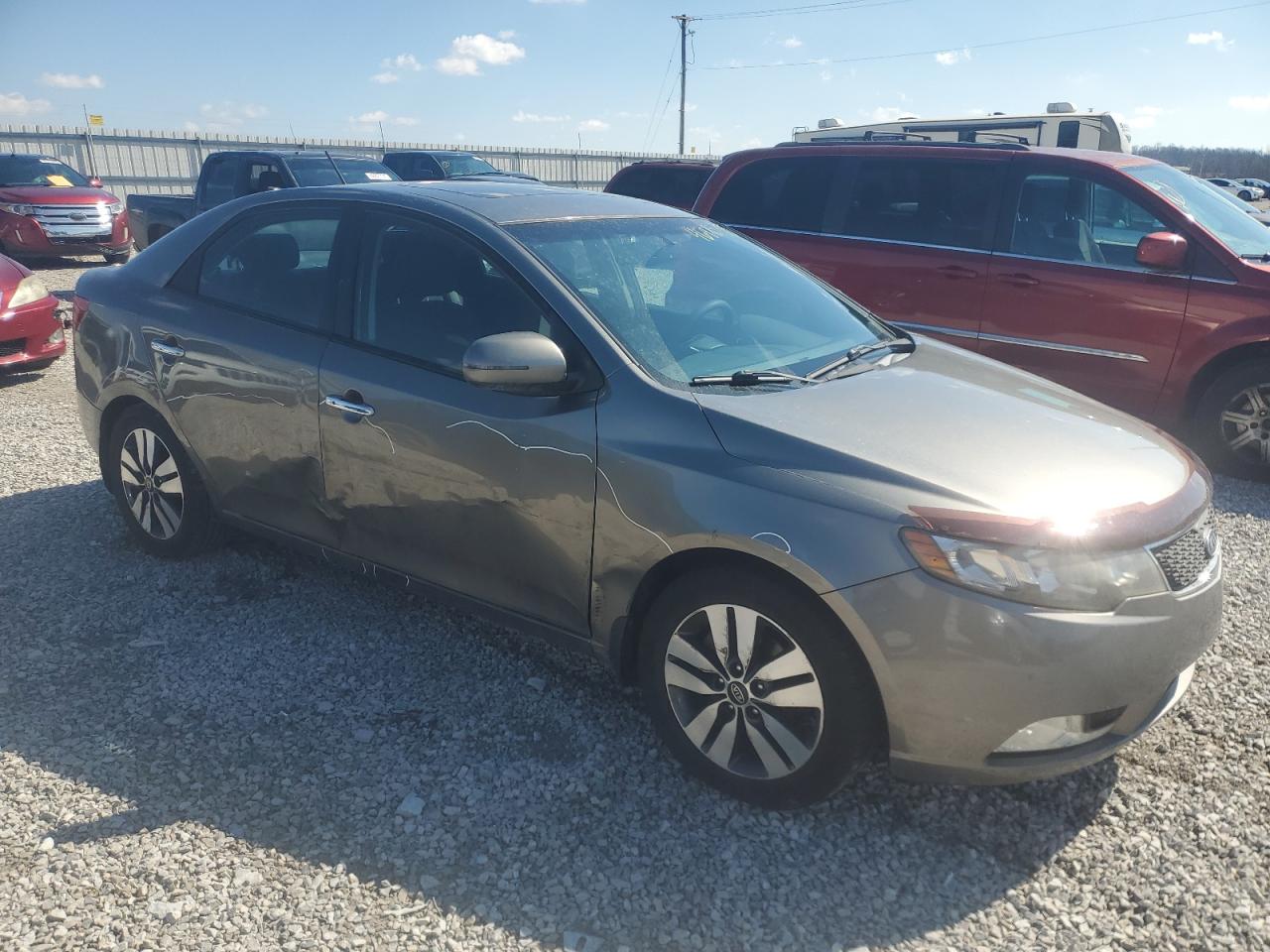 2013 KIA Forte VIN KNAFU4A25D5672809 Copart auction photo, side damage thumbnail 4