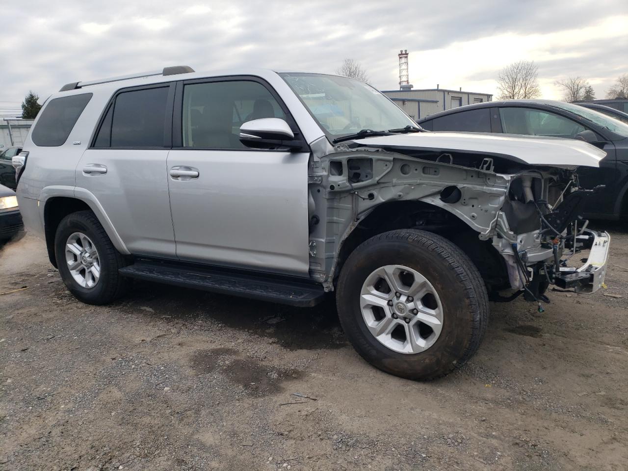 2019 Toyota 4Runner VIN JTEBU5JR6K5731587 Copart auction photo, front end / minor dent/scratches damage thumbnail 4
