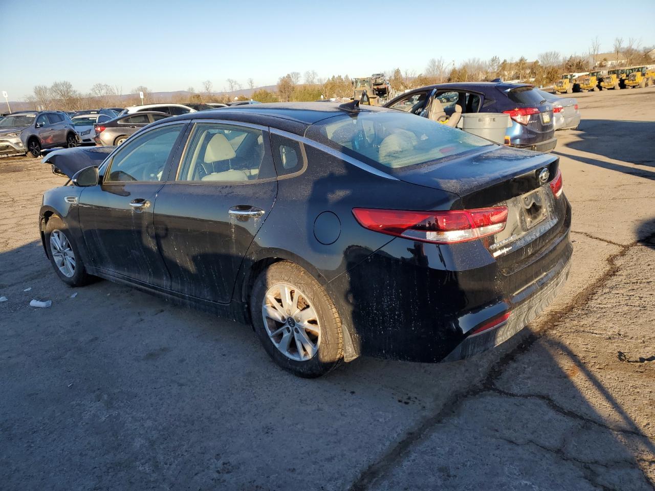 2016 KIA Optima VIN 5XXGT4L30GG100028 Copart auction photo, front end / side damage thumbnail 2
