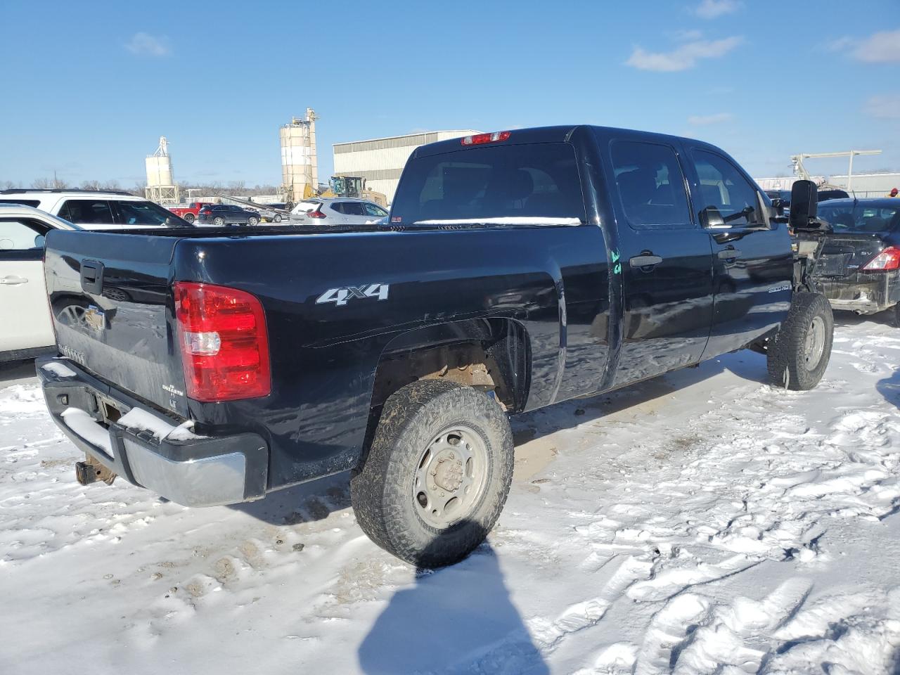 2009 Chevrolet Silverado VIN 1GCHK53679F175673 Copart auction photo, front end damage thumbnail 3