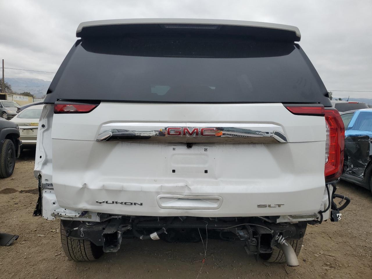 2021 GMC Yukon VIN 1GKS2BKD5MR177616 Copart auction photo, rear end damage thumbnail 6