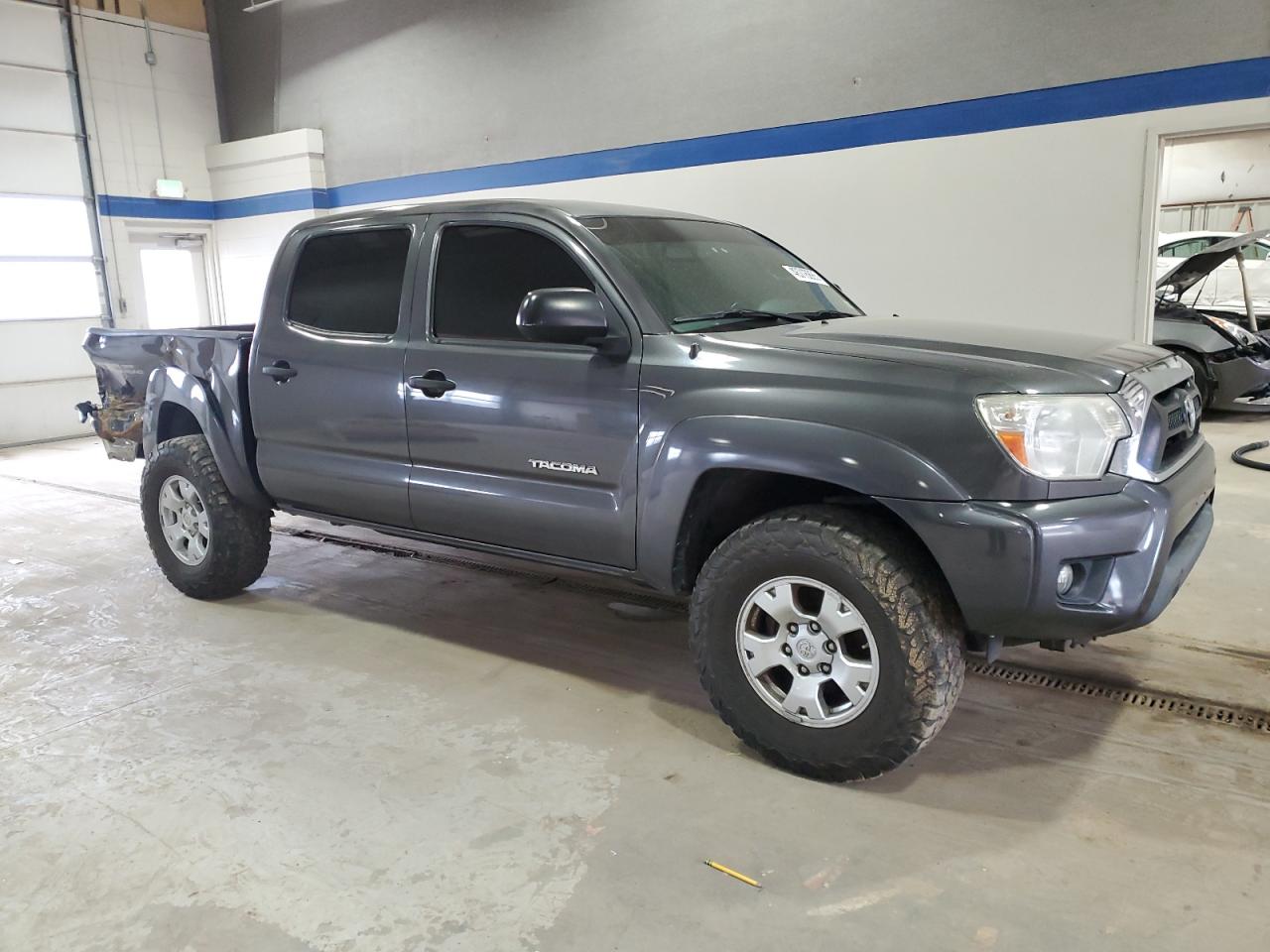2012 Toyota Tacoma VIN 3TMLU4EN2CM096759 Copart auction photo, rear end damage thumbnail 4