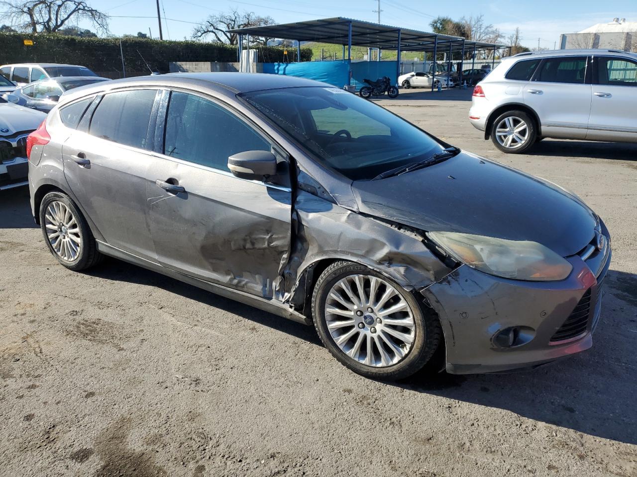 2012 Ford Focus VIN 1FAHP3N2XCL161510 Copart auction photo, side / front end damage thumbnail 4