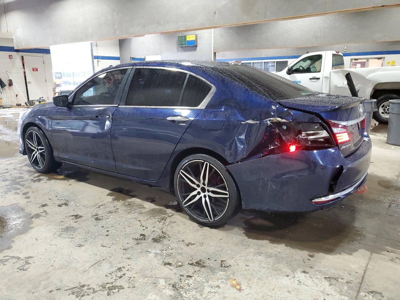 2017 Honda Accord VIN 1HGCR2F37HA246387 Copart auction photo, side / rear end damage thumbnail 2