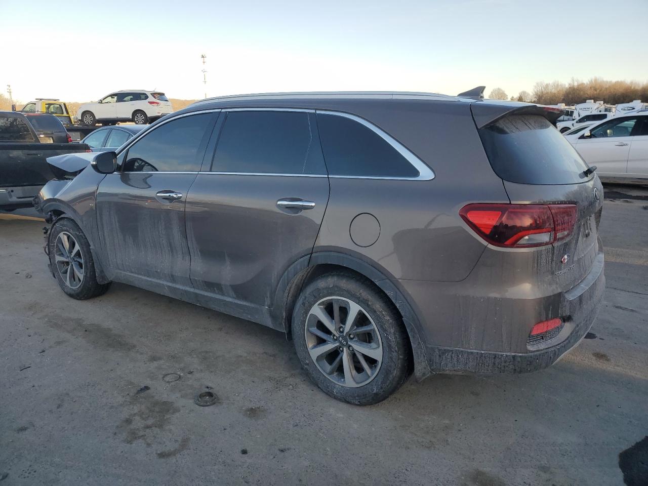 2019 KIA Sorento VIN 5XYPH4A57KG554822 Copart auction photo, front end damage thumbnail 2