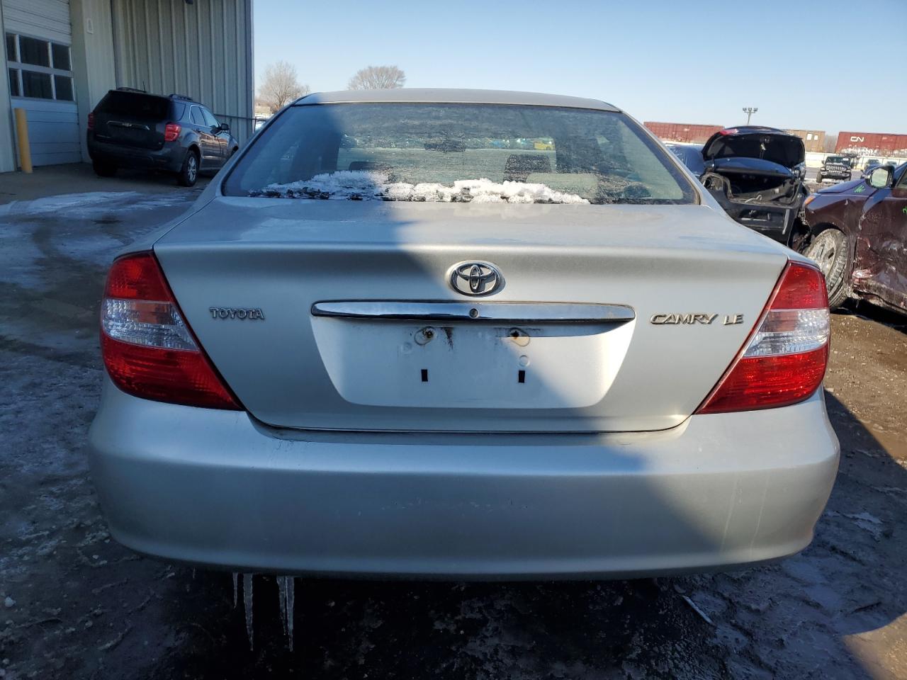 2002 Toyota Camry VIN 4T1BE32K42U013514 Copart auction photo, front end damage thumbnail 6