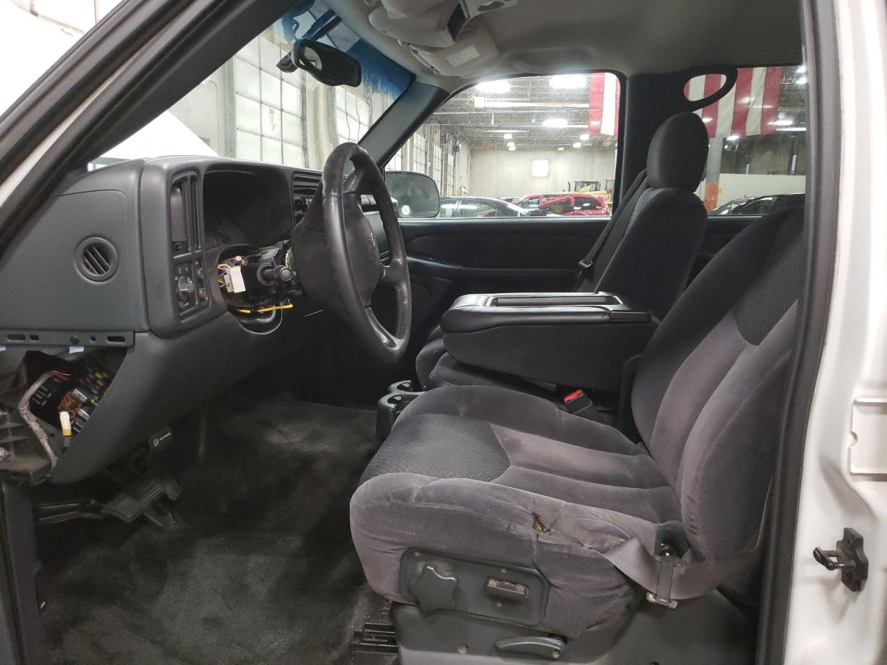 2002 Chevrolet Avalanche VIN 3GNEC13T52G283591 Copart auction photo, all over / vandalism damage thumbnail 7