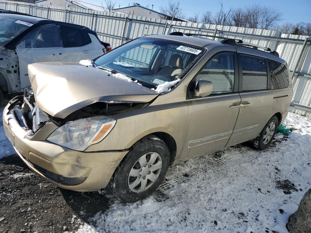 2008 Hyundai Entourage VIN KNDMC233186048237 - Copart auction photo
