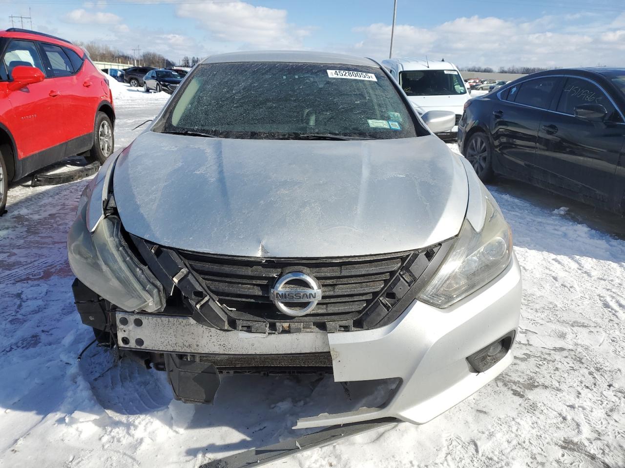 2017 Nissan Altima VIN 1N4BL3AP8HC135143 Copart auction photo, front end / side damage thumbnail 5