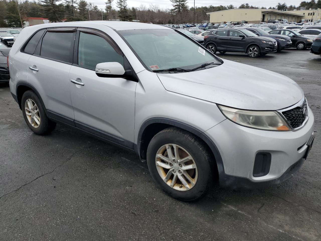2014 KIA Sorento VIN 5XYKT3A67EG445972 Copart auction photo, burn damage thumbnail 4