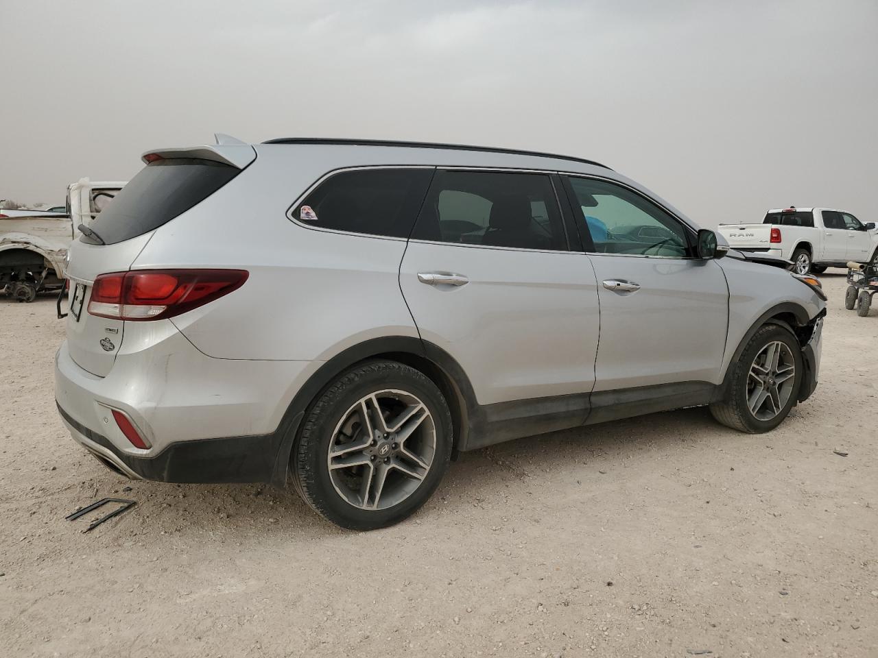 2018 Hyundai Santa Fe VIN KM8SR4HF1JU289670 Copart auction photo, front end / minor dent/scratches damage thumbnail 3