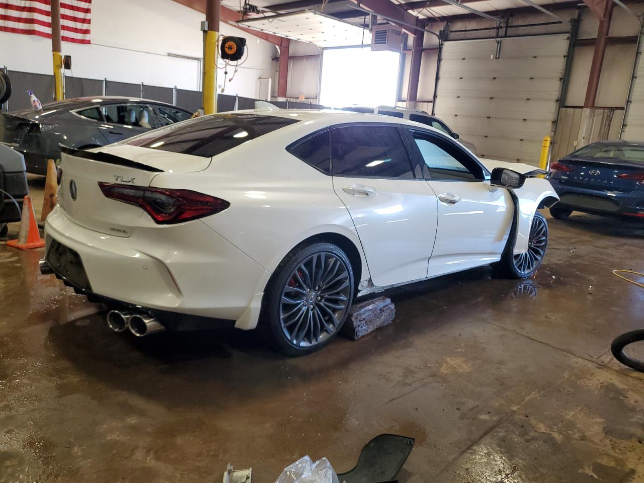 2022 Acura TLX VIN 19UUB7F04NA001490 Copart auction photo, front end damage thumbnail 3