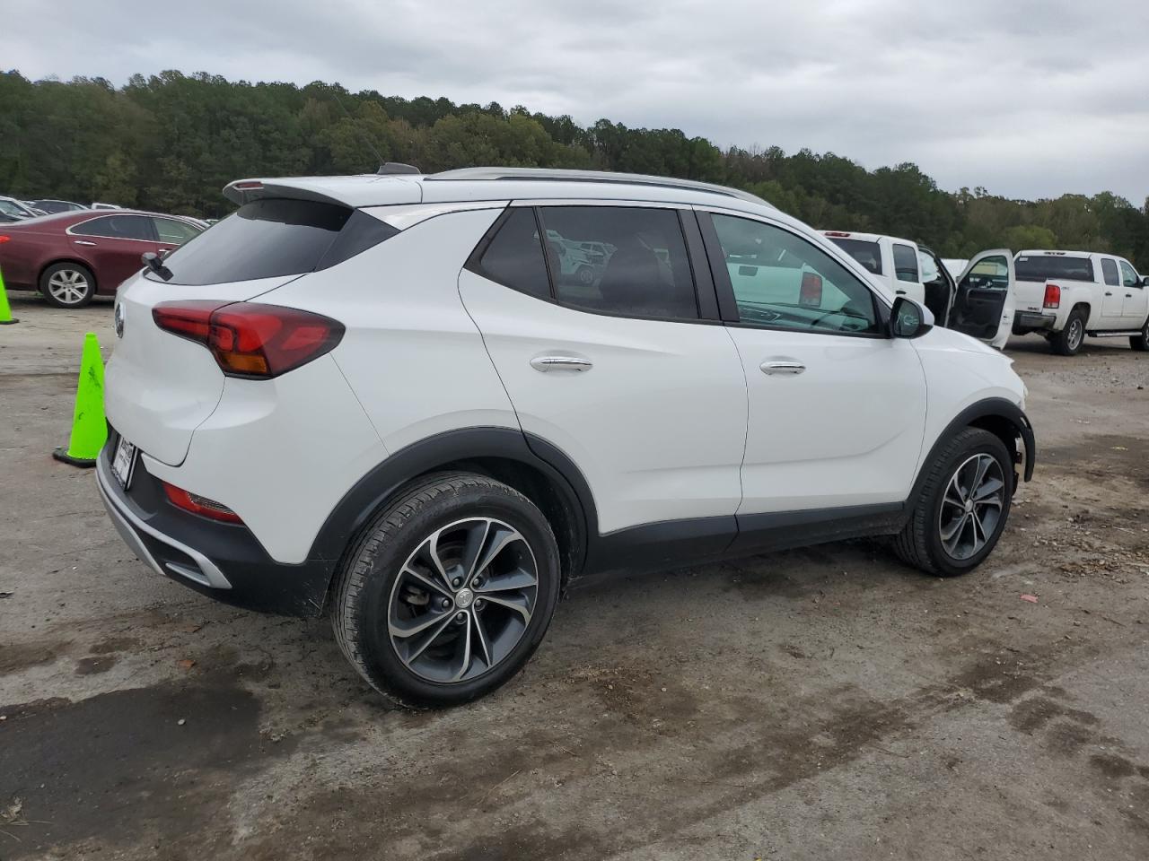 2020 Buick Encore VIN KL4MMDSL1LB109316 Copart auction photo, front end / side damage thumbnail 3