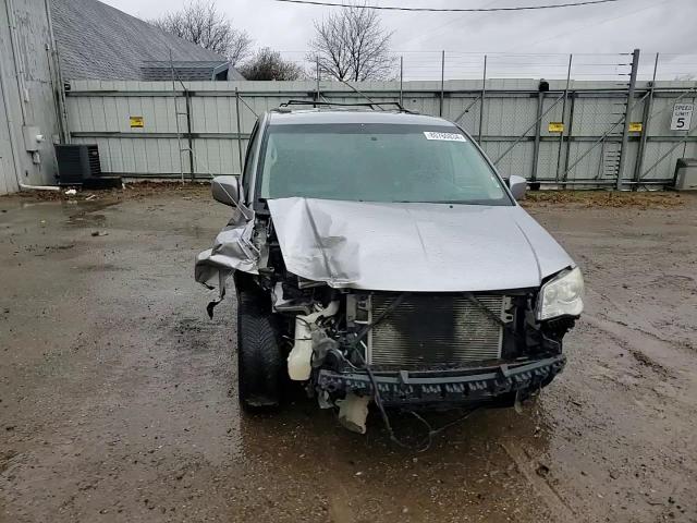 2013 Chrysler Town & Country VIN 2C4RC1BG8DR706028 Copart auction photo, front end / minor dent/scratches damage thumbnail 15