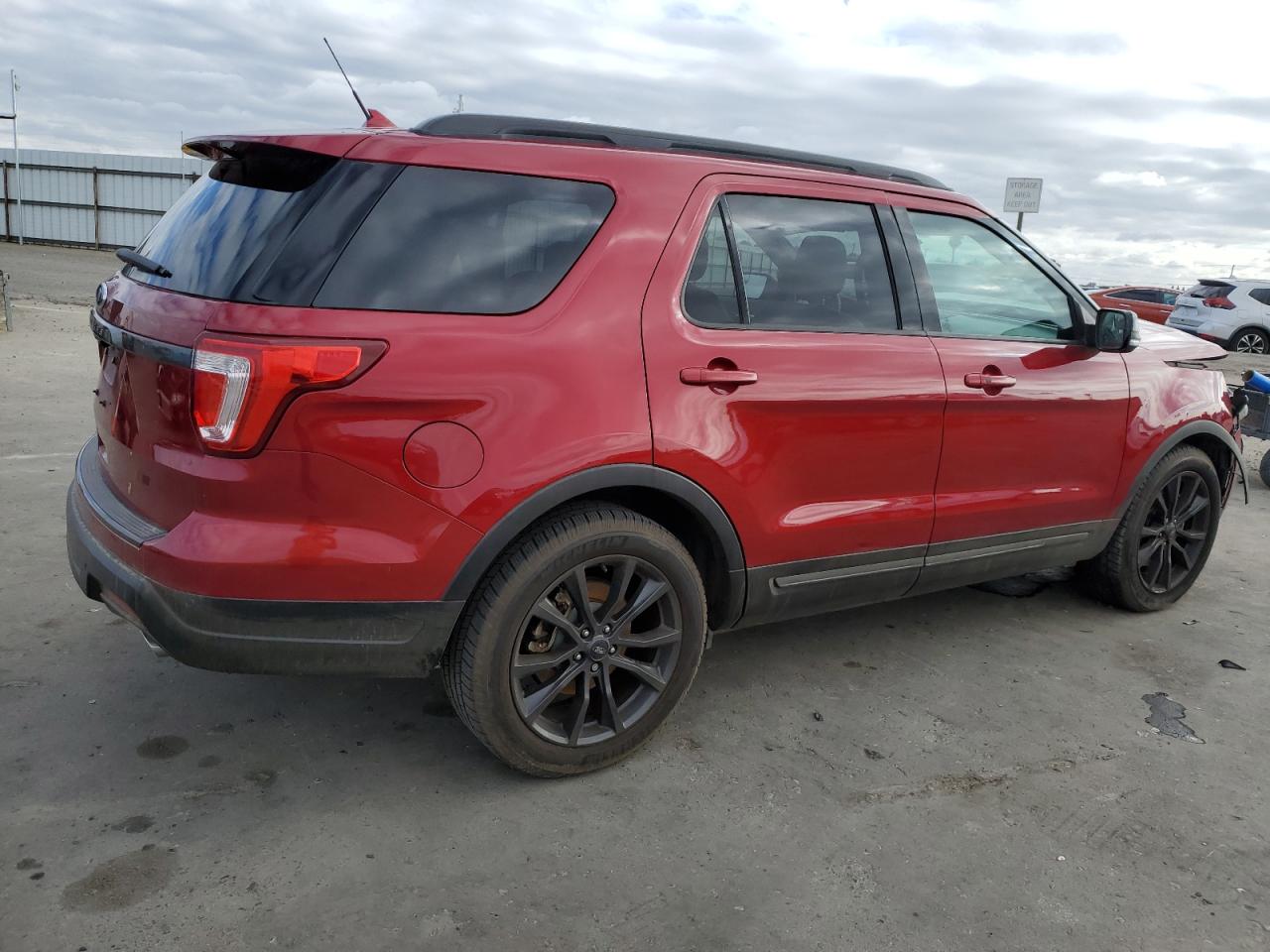 2018 Ford Explorer VIN 1FM5K7D8XJGA89024 Copart auction photo, front end damage thumbnail 3