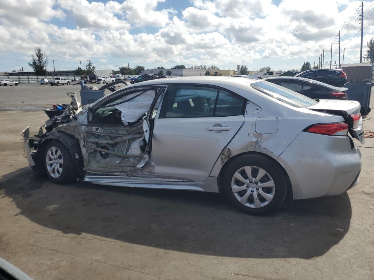 2021 Toyota Corolla VIN 5YFEPMAE6MP192376 Copart auction photo, side / front end damage thumbnail 2