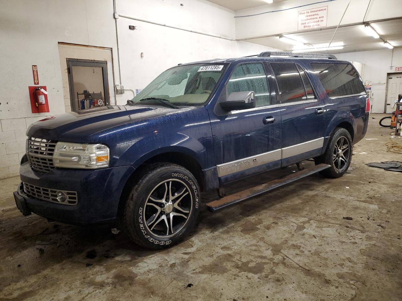 2010 Lincoln Navigator VIN 5LMJJ3J57AEJ10103 - Copart auction photo