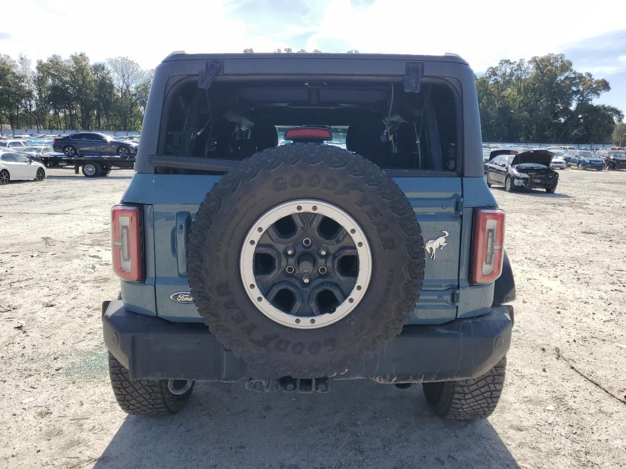 2022 Ford Bronco VIN 1FMDE5DH8NLB82631 Copart auction photo, all over damage thumbnail 6