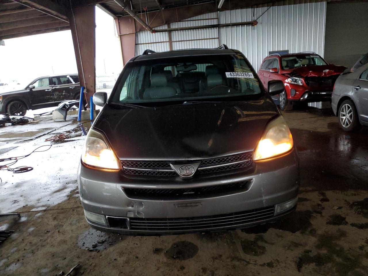 2004 Toyota Sienna VIN 5TDZA22CX4S187273 Copart auction photo, front end / rear end damage thumbnail 5