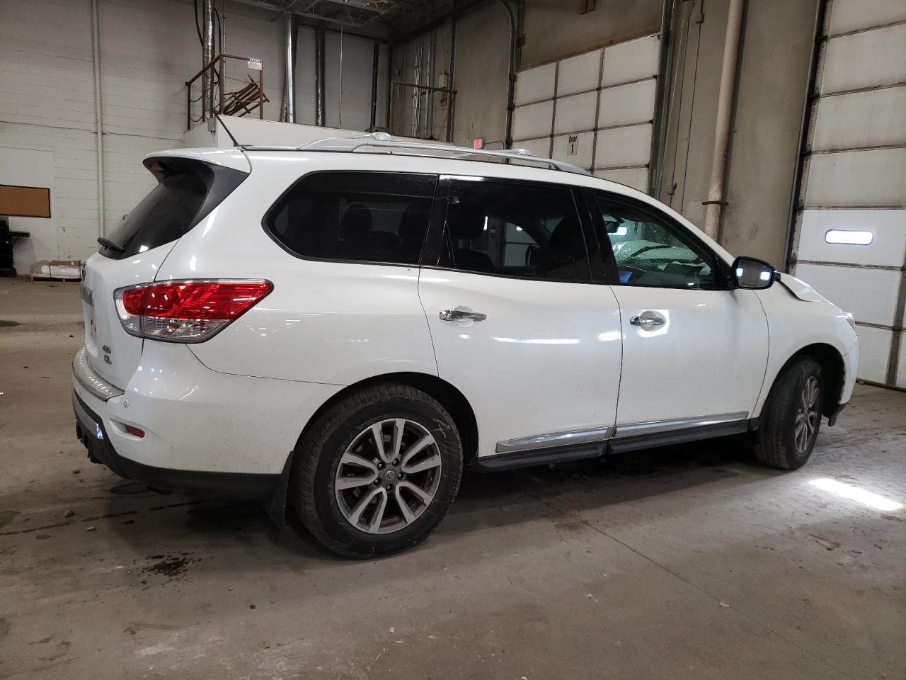 2016 Nissan Pathfinder VIN 5N1AR2MM8GC653618 Copart auction photo, front end damage thumbnail 3