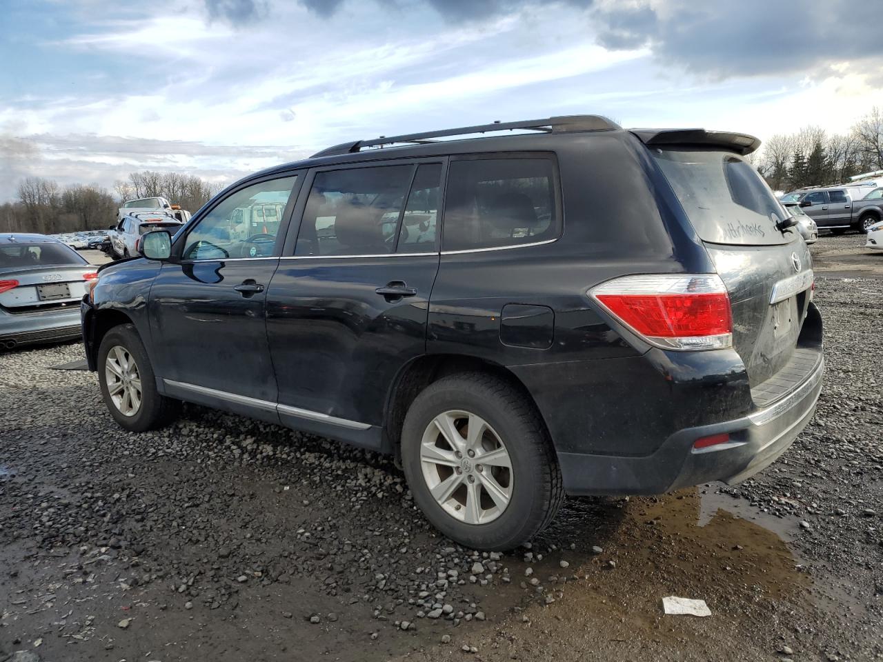 2013 Toyota Highlander VIN 5TDBK3EH2DS274130 Copart auction photo, front end damage thumbnail 2