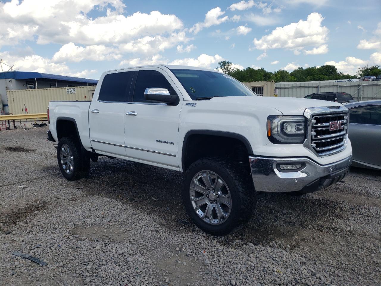 2018 GMC Sierra VIN 3GTU2NEC7JG611930 Copart auction photo, vandalism damage thumbnail 4