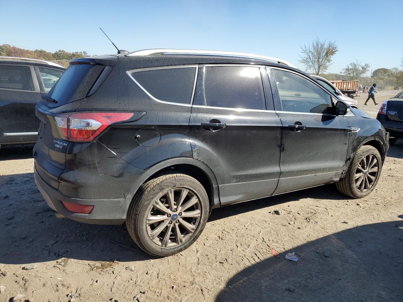 2017 Ford Escape VIN 1FMCU9J90HUE82942 Copart auction photo, front end damage thumbnail 3