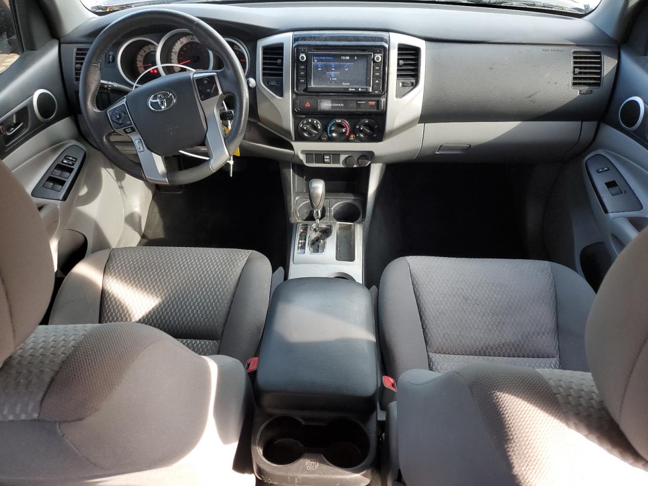 2015 Toyota Tacoma VIN 5TFJX4CNXFX050645 Copart auction photo, front end / minor dent/scratches damage thumbnail 8
