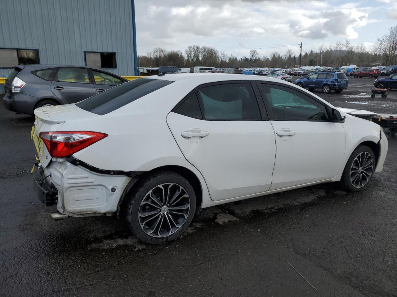 2015 Toyota Corolla VIN 2T1BURHE2FC429396 Copart auction photo, front end / rear end damage thumbnail 3