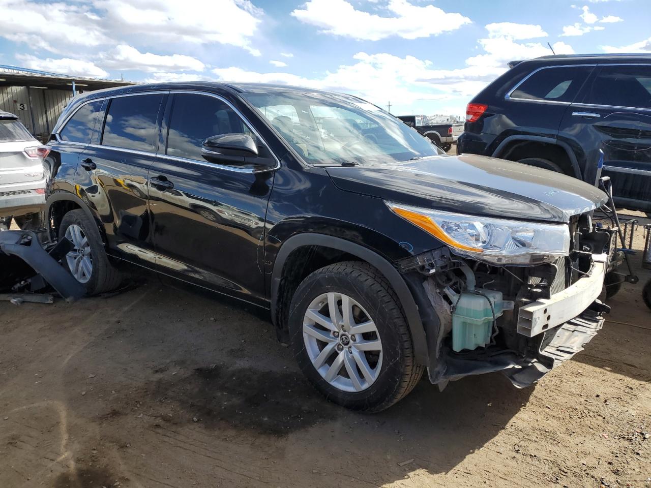 2016 Toyota Highlander VIN 5TDBKRFH2GS330914 Copart auction photo, side / all over damage thumbnail 4