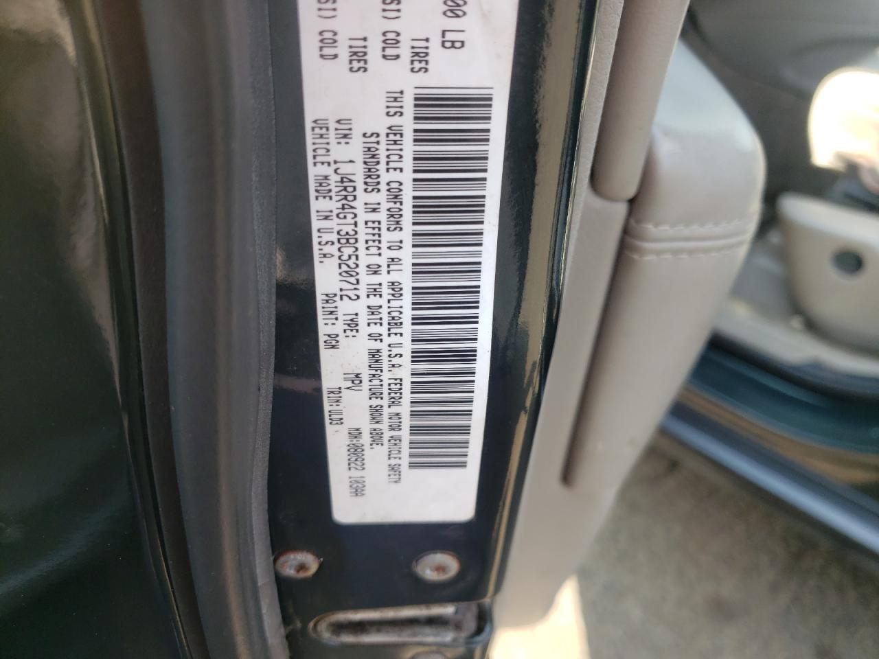 2011 Jeep Grand Cherokee VIN 1J4RR4GT3BC520712 Copart auction photo, vandalism damage thumbnail 13