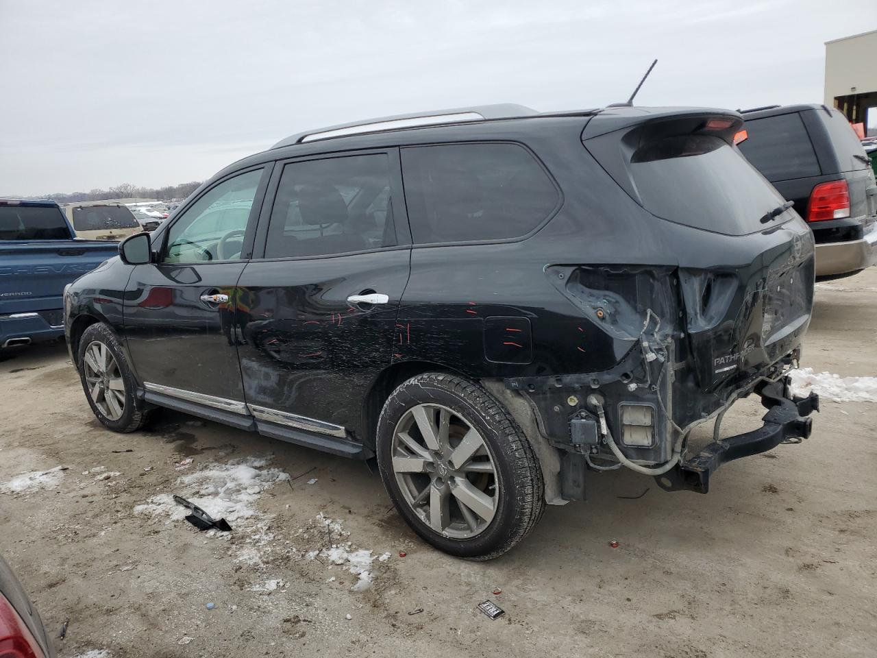 2015 Nissan Pathfinder VIN 5N1AR2MM4FC634448 Copart auction photo, rear end / all over damage thumbnail 2