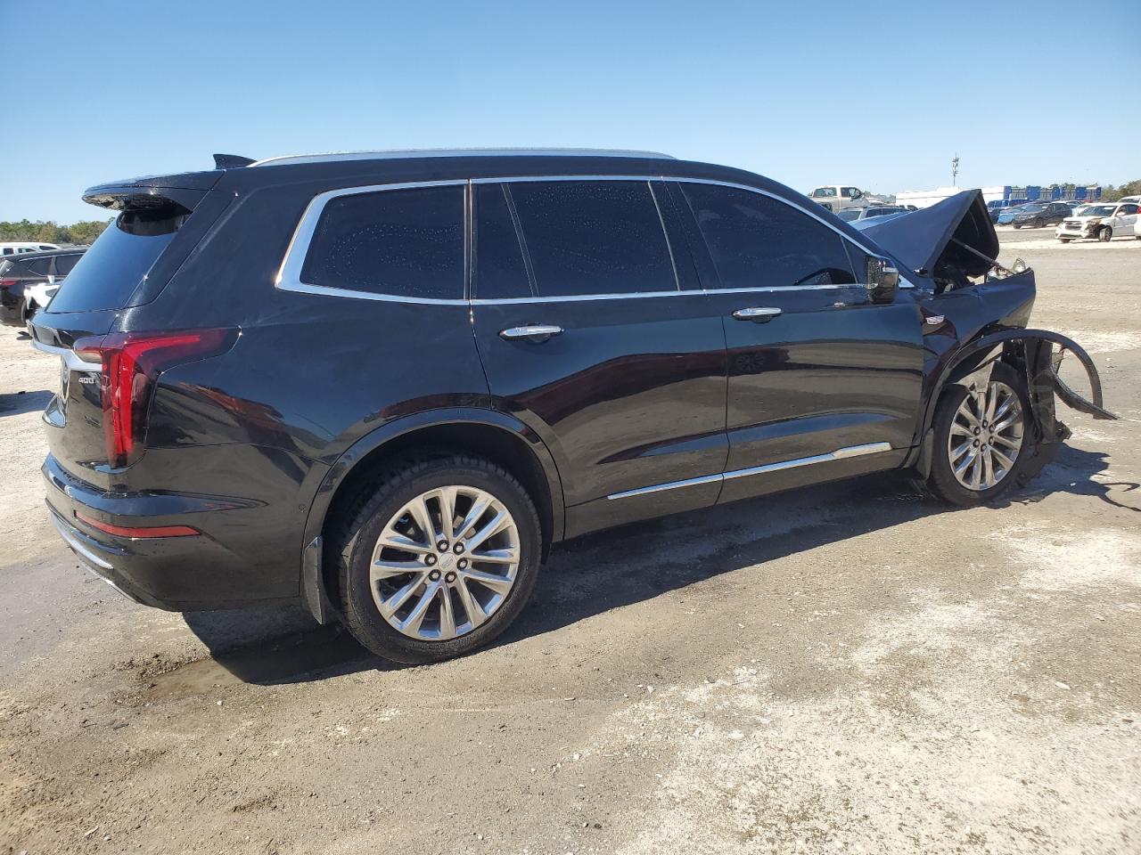 2020 Cadillac XT6 VIN 1GYKPDRS2LZ138648 Copart auction photo, front end damage thumbnail 3