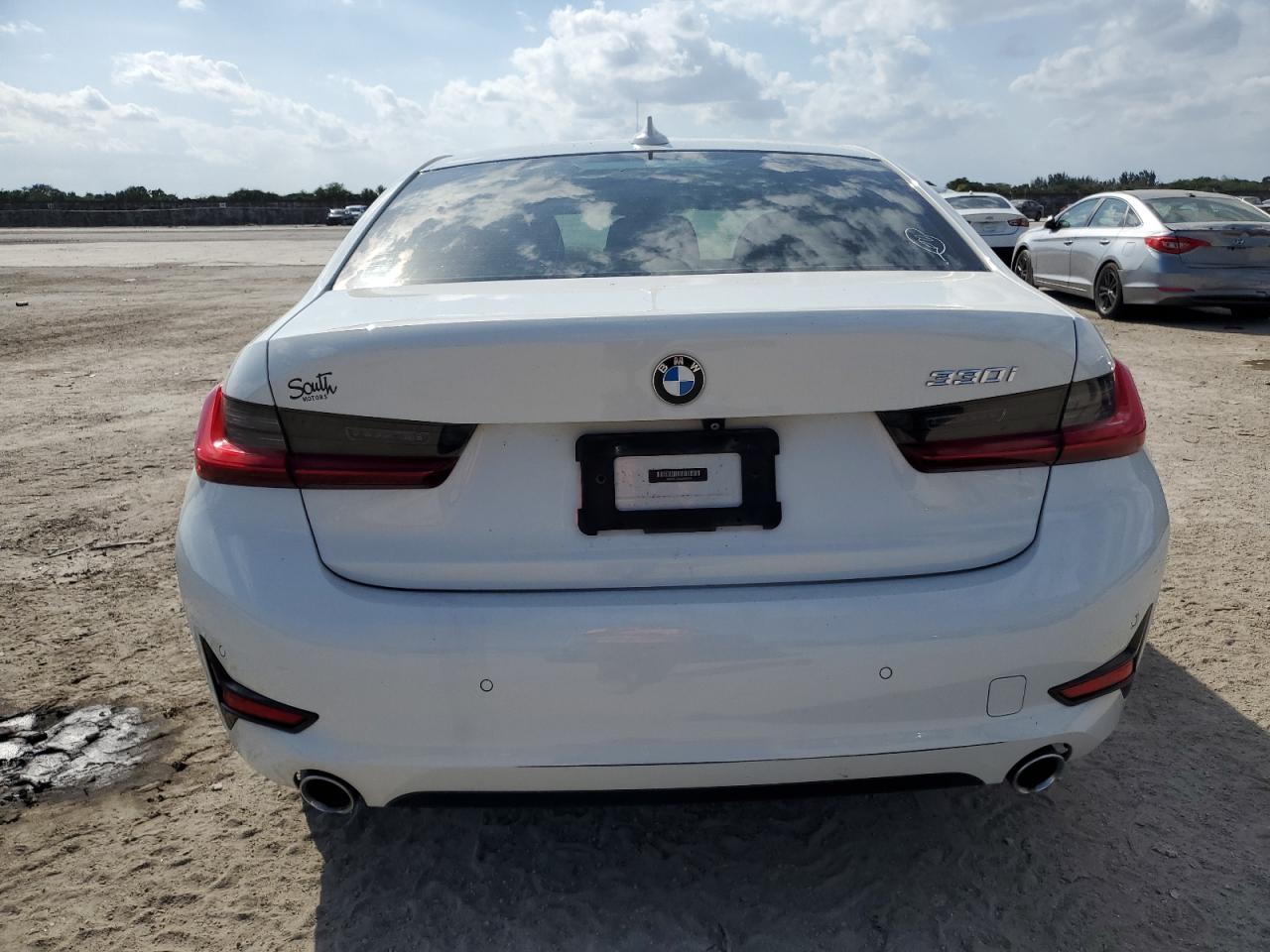 2020 BMW 3er VIN 3MW5R1J03L8B09351 Copart auction photo, burn - engine / front end damage thumbnail 6