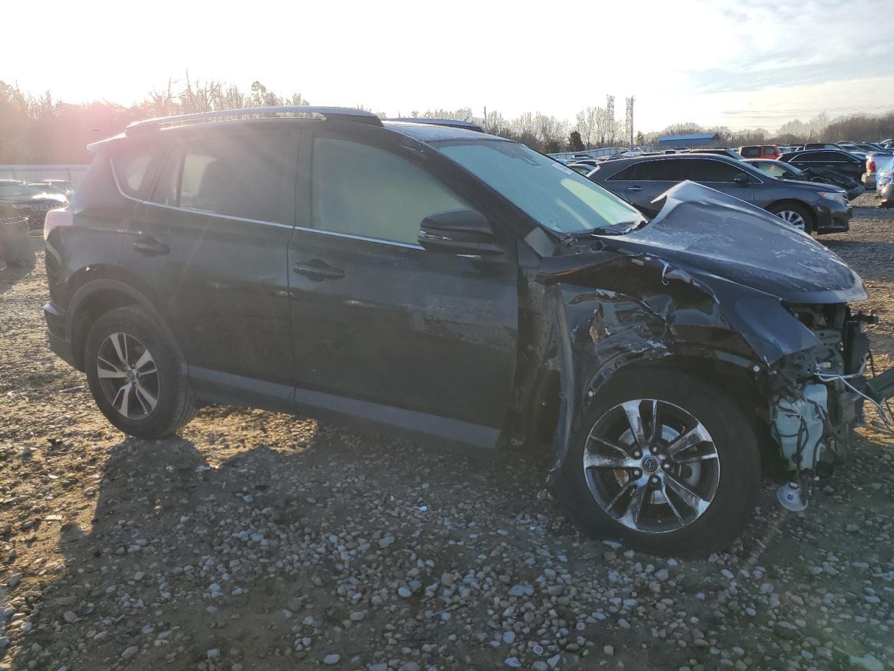 2018 Toyota RAV 4 VIN 2T3WFREV2JW439585 Copart auction photo, front end damage thumbnail 4