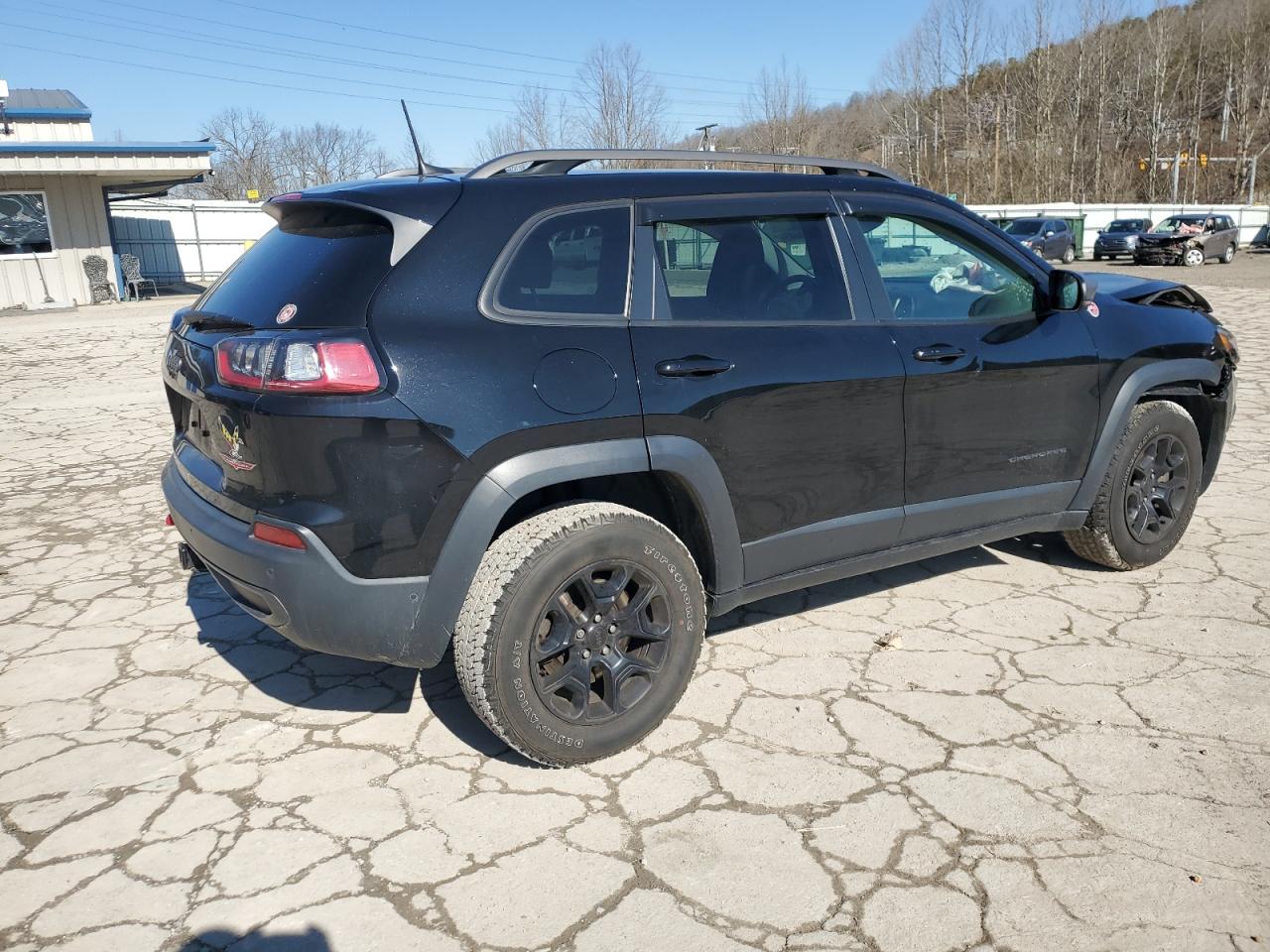 2021 Jeep Cherokee VIN 1C4PJMBX6MD110109 Copart auction photo, front end damage thumbnail 3