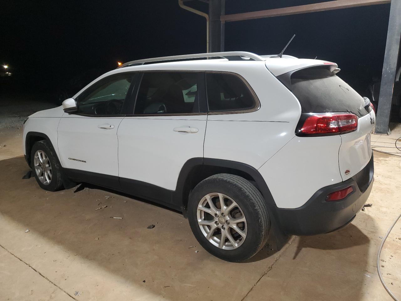 2017 Jeep Grand Cherokee VIN 1C4PJLCB6HW640538 Copart auction photo, front end damage thumbnail 2