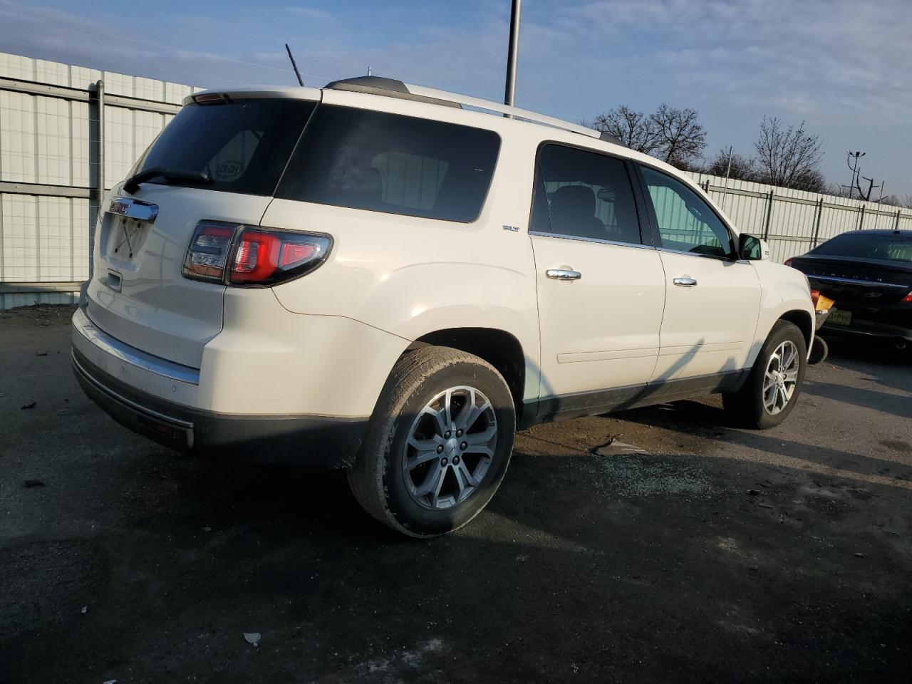 2015 GMC Acadia VIN 1GKKRRKDXFJ256916 Copart auction photo, minor dent/scratches damage thumbnail 3