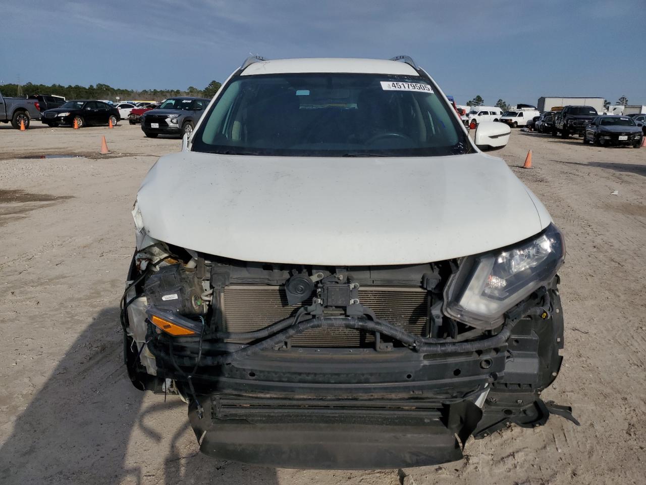 2018 Nissan Rogue VIN KNMAT2MT3JP574371 Copart auction photo, front end / side damage thumbnail 5