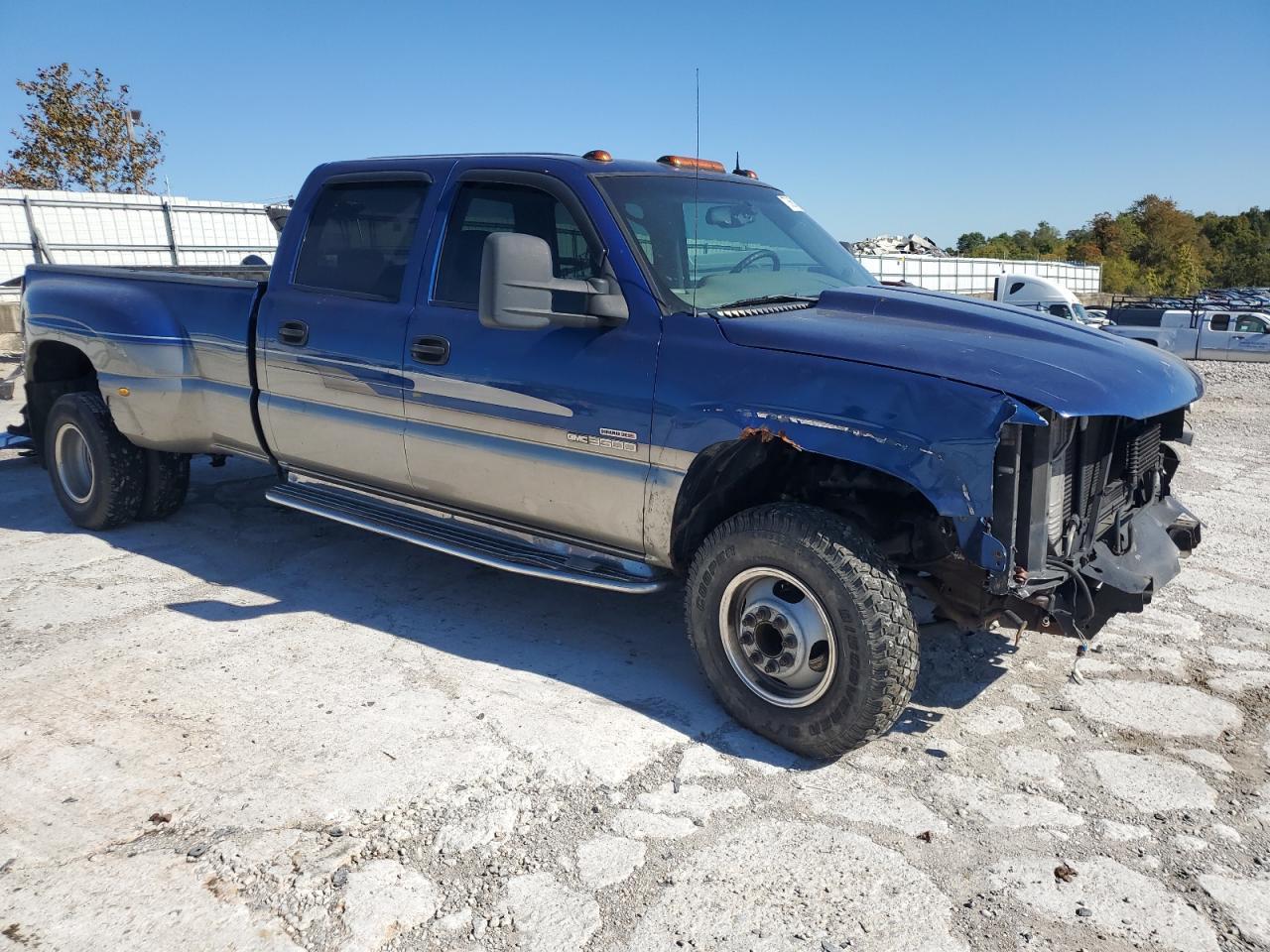 2003 GMC Sierra VIN 1GTJC33113F121042 Copart auction photo, front end damage thumbnail 4