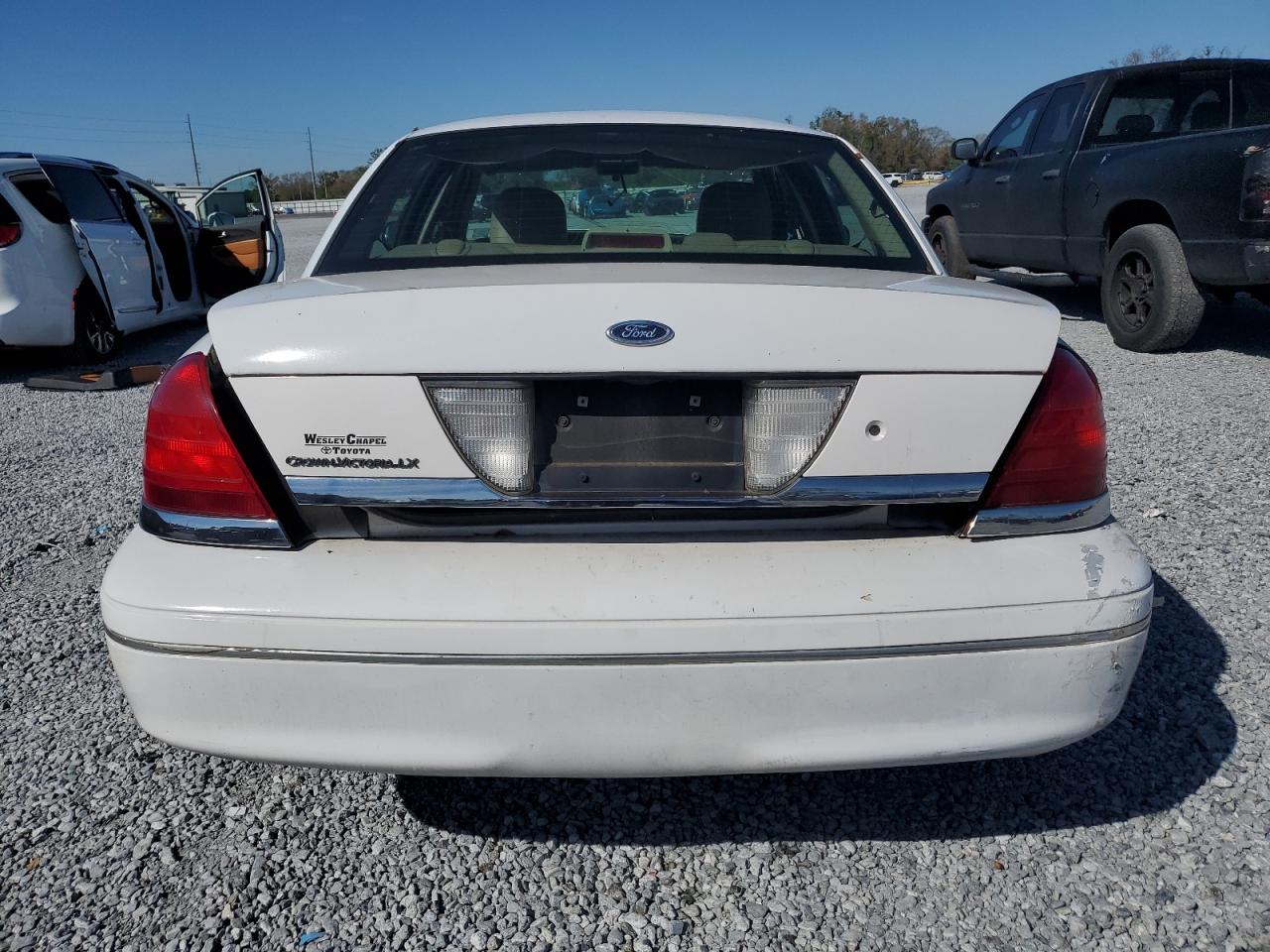 2004 Ford Crown Victoria VIN 2FAFP74W44X127716 Copart auction photo, front end / side damage thumbnail 6