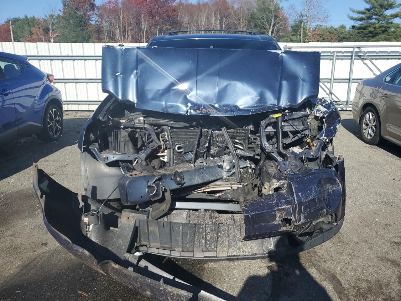 2010 Jeep Grand Cherokee VIN 1J4PR4GK5AC147766 Copart auction photo, front end / minor dent/scratches damage thumbnail 5