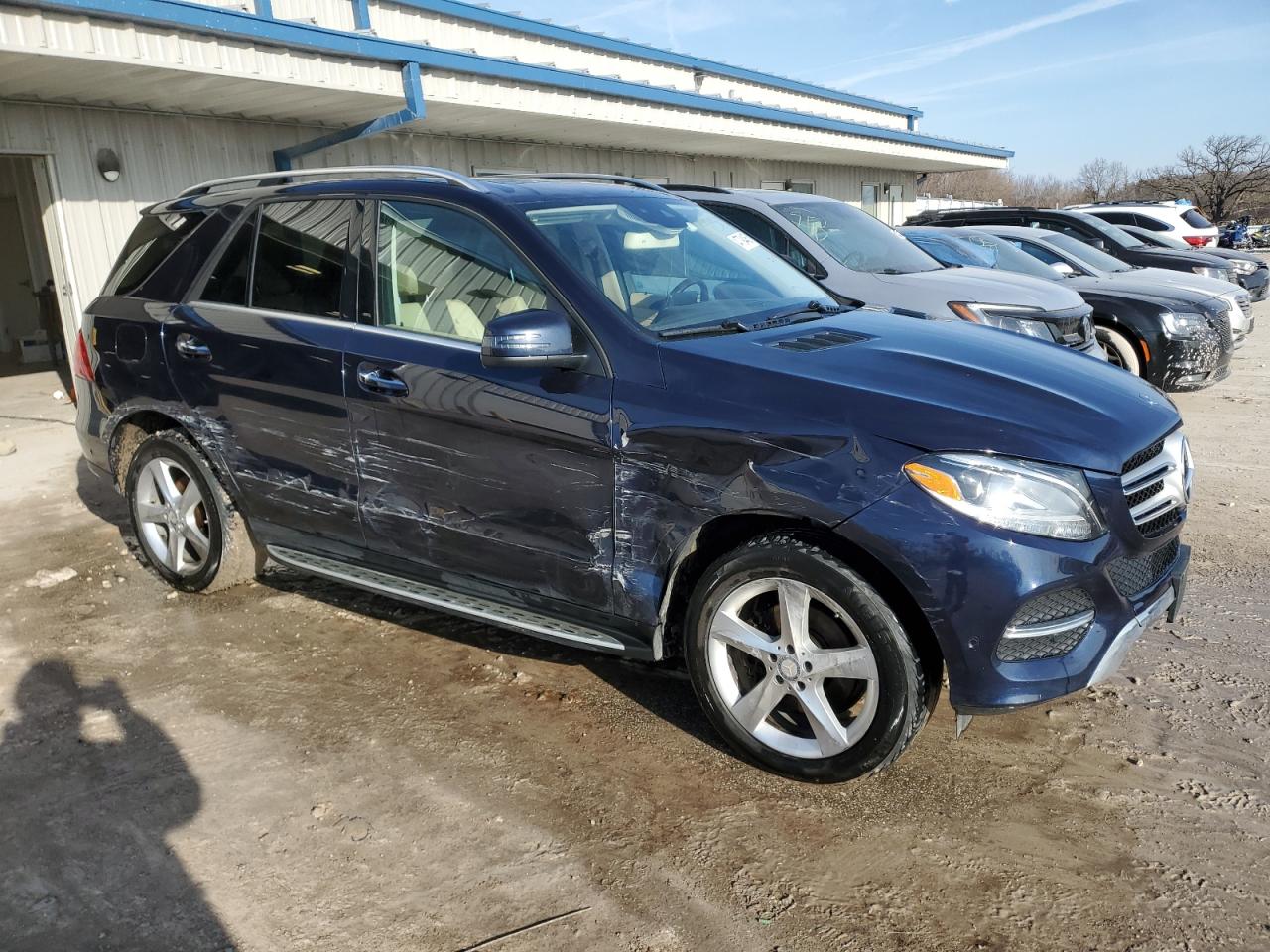 2016 Mercedes-Benz GLE VIN 4JGDA5HB5GA762385 Copart auction photo, side / front end damage thumbnail 4